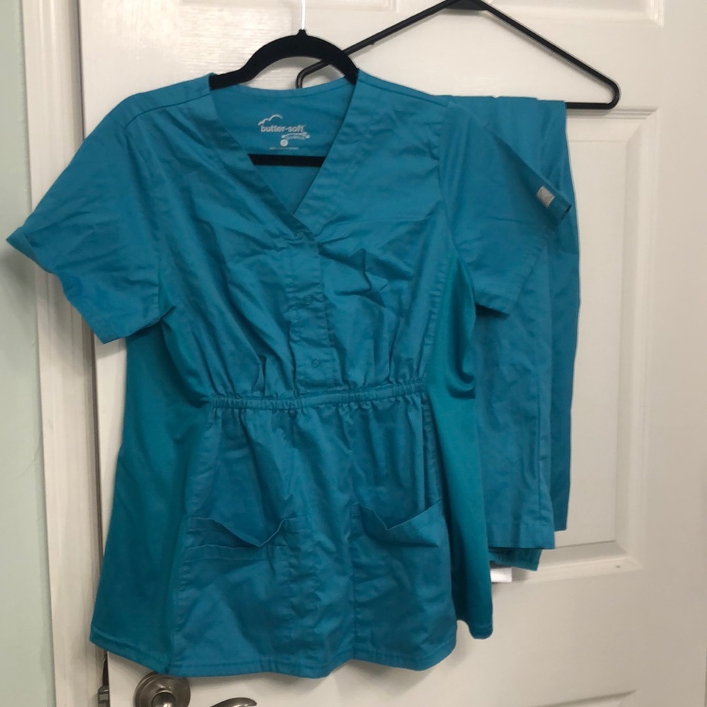 Size small Buttersoft maternity scrub set
